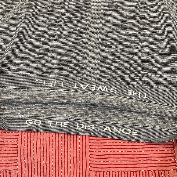 lululemon athletica women’s size 8 Heathered Gray Short Sleeve Tee - Picture 10 of 13